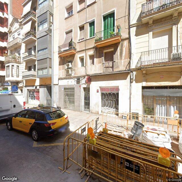 Street view near Farmàcia Moya Bort, M. Rosa in Barcelona