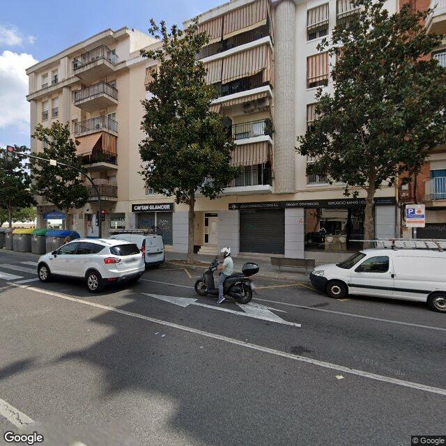 Street view near Farmàcia Núria Pau Robiro in Barcelona