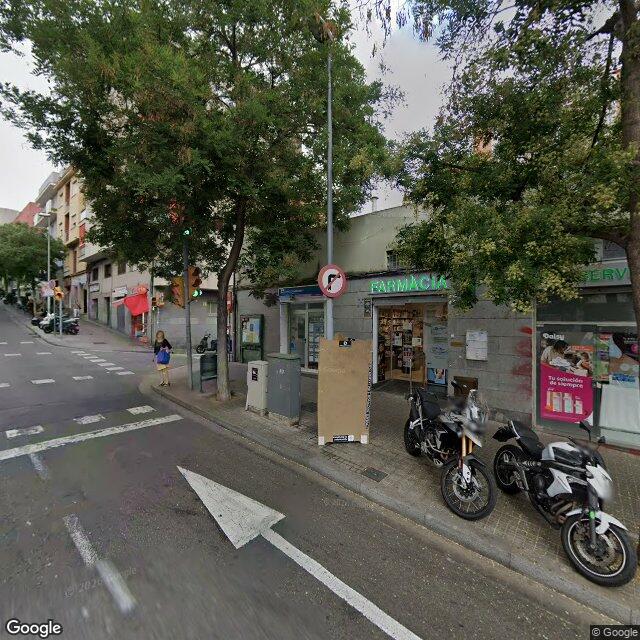 Street view near Farmàcia Olius Mas, Jordi in Barcelona