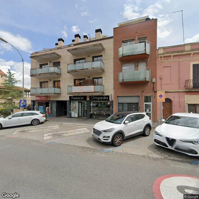 Street view near Farmàcia Ortopèdia Cervelló in Barcelona