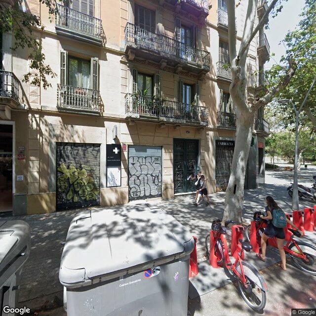 Street view near Farmàcia Ortuño Gobern, M. Pilar in Barcelona