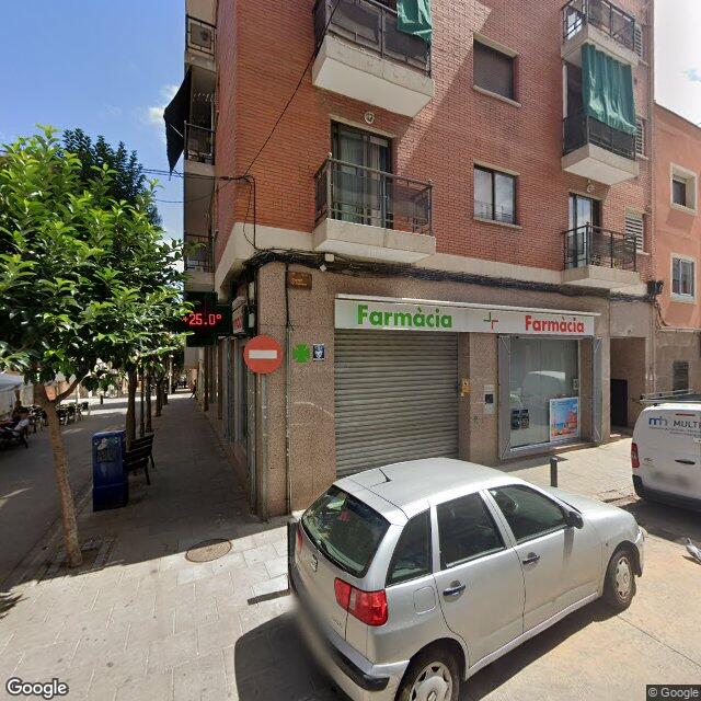 Street view near Farmàcia Pérez Galdós in Badalona