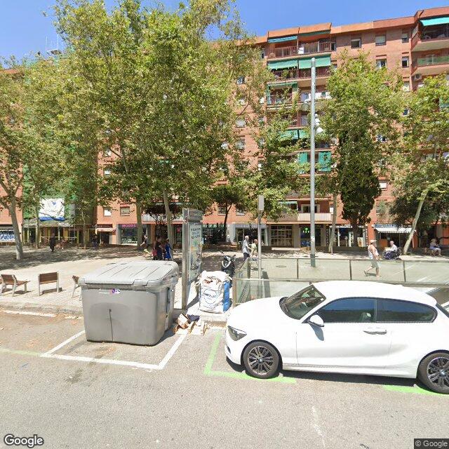 Street view near Farmàcia Pérez Ortega, Raül in Barcelona