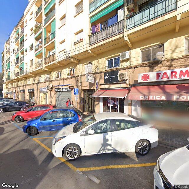 Street view near Farmàcia Pérez Riera, M. Teresa in Barcelona