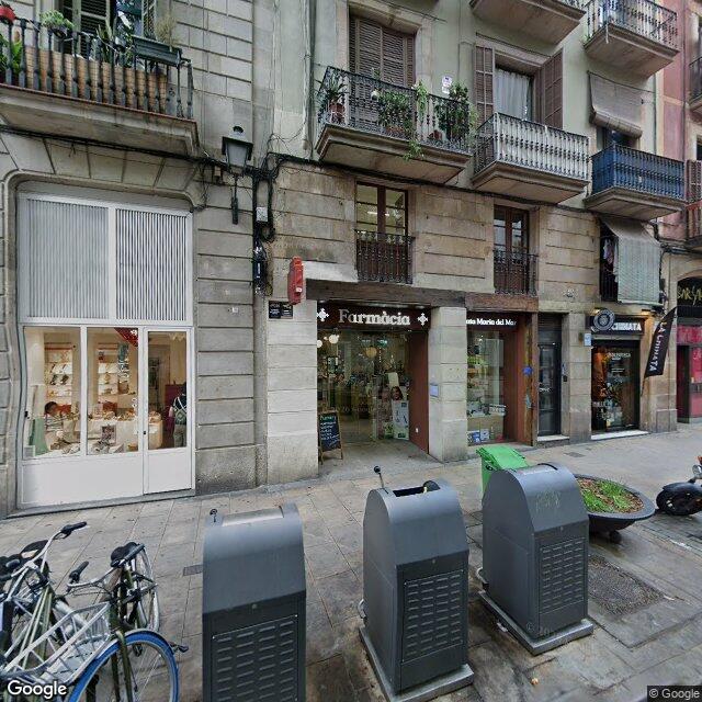 Street view near Farmàcia Patrícia Alomar Ferrer in Barcelona