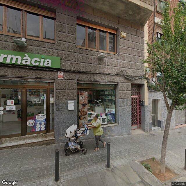 Street view near Farmàcia Pau Piferrer in Barcelona
