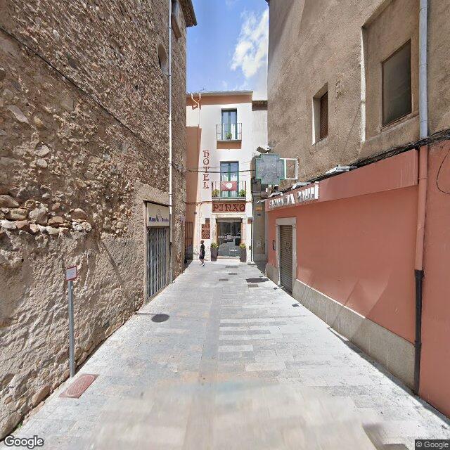 Street view near Farmàcia Paulí Viñas, M. Dolors in Gerona