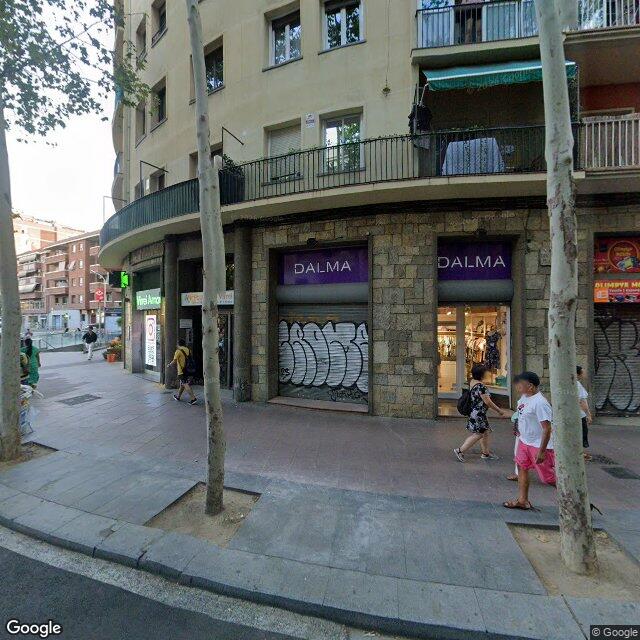 Street view near Farmàcia Picas in Barcelona