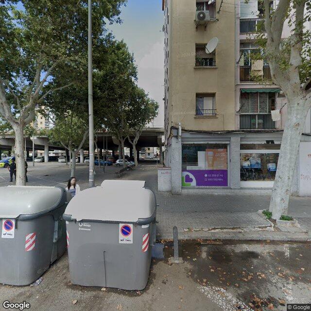 Street view near Farmàcia Puchalt in Barcelona