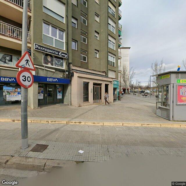 Street view near Farmàcia Puig Camarero, Lluis in Barcelona