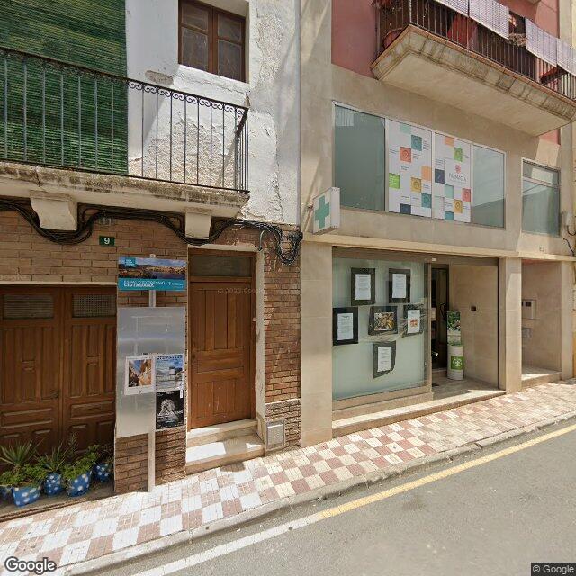Street view near Farmàcia Puig Vilas, Montserrat in Tarragona