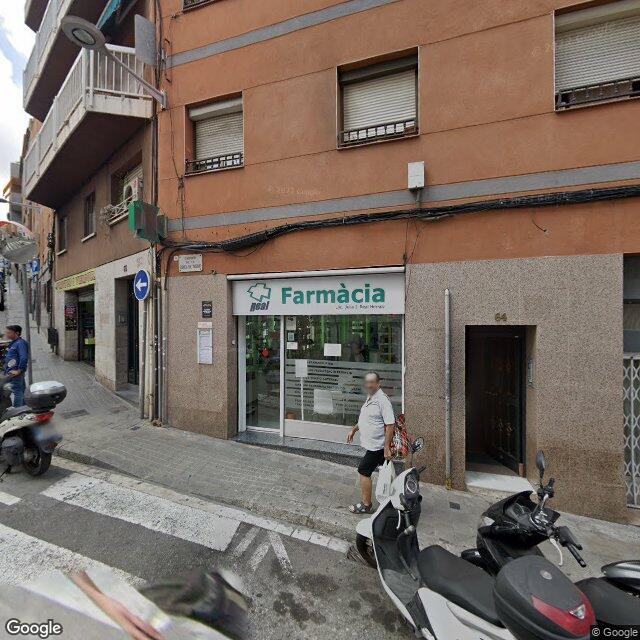 Street view near Farmàcia Real Herraiz, Júlia I Irene in Barcelona