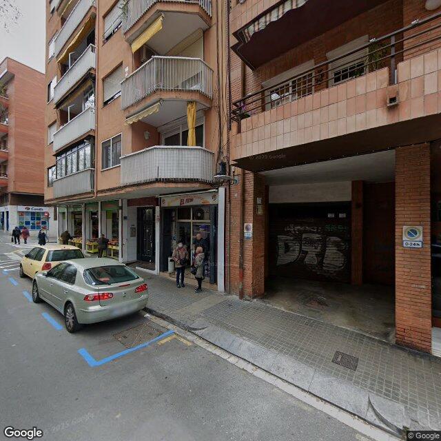 Street view near Farmàcia Renedo Palomero, Sílvia in Barcelona
