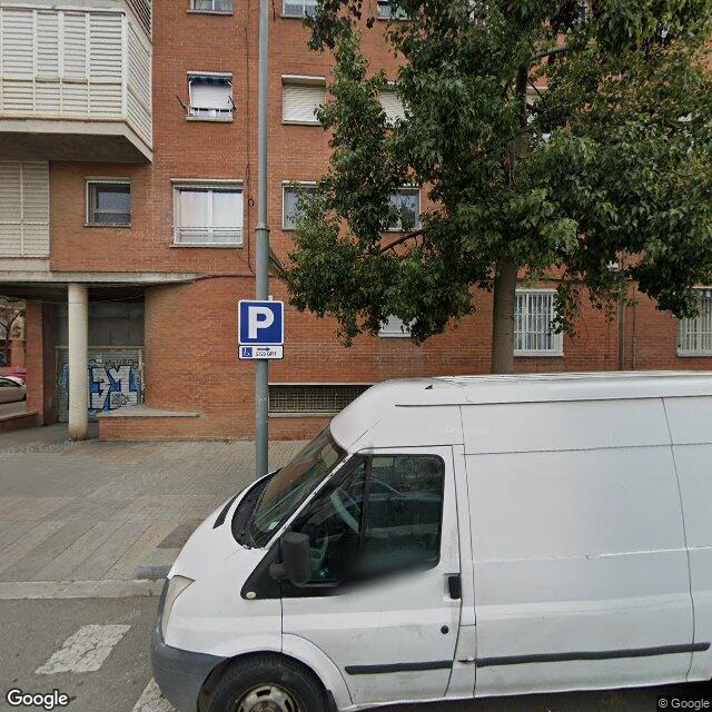 Street view near Farmàcia Reyes-Gómez in Barcelona