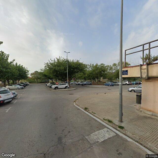 Street view near Farmàcia Reynoso Bonet, M. Victòria in Barcelona