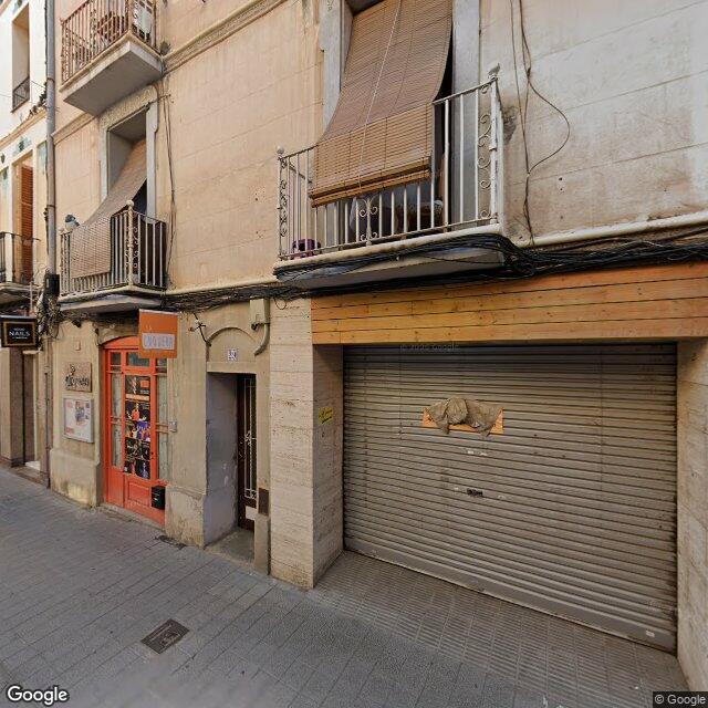 Street view near Farmàcia Roca-Mauri in Barcelona