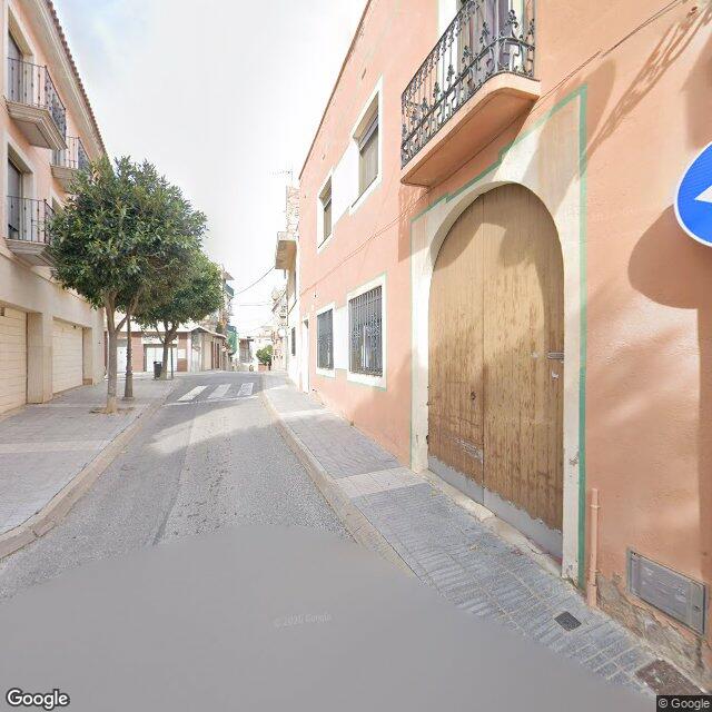Street view near Farmàcia Roig Aldasoro, M. Teresa in Tarragona