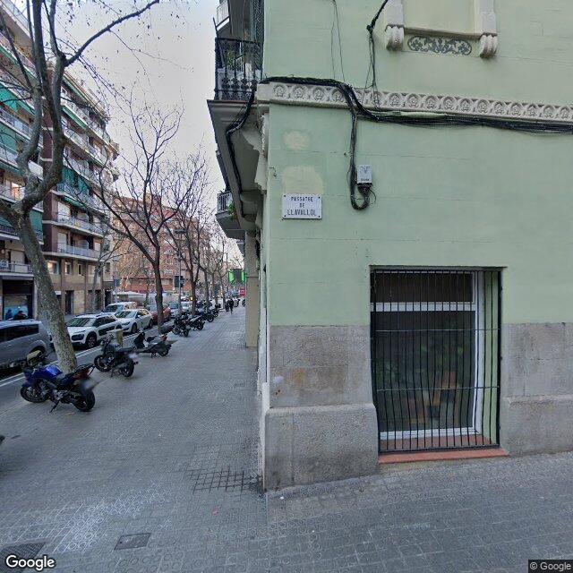 Street view near Farmàcia Rojo Boixareu, Mercedes in Barcelona