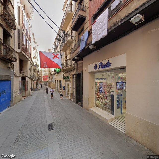 Street view near Farmàcia Ruiz Franquet, Agustí Damià in Tortosa