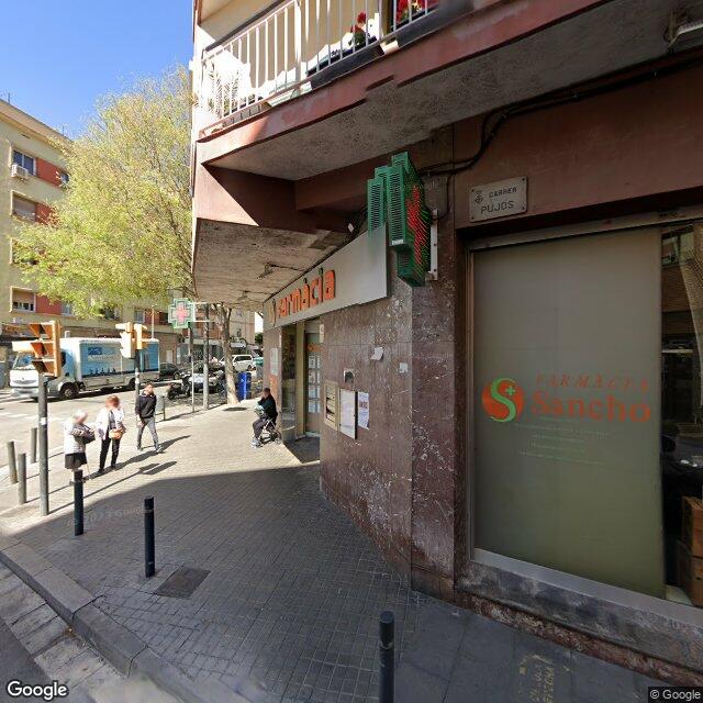 Street view near Farmàcia Sancho in Barcelona