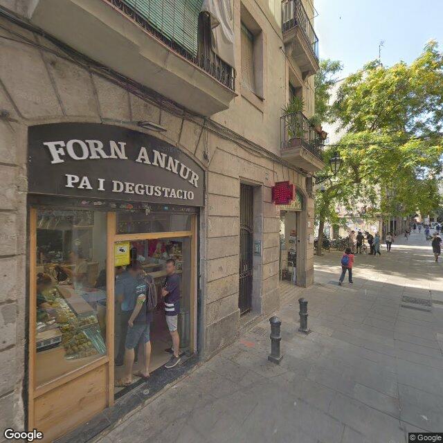 Street view near Farmàcia Schmid Bosch, Elisenda in Barcelona
