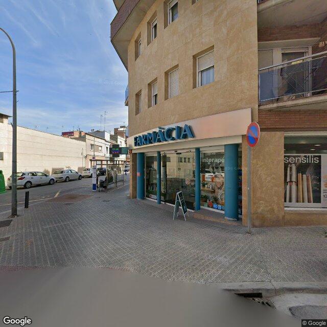 Street view near Farmàcia Solà Gubianas in Barcelona