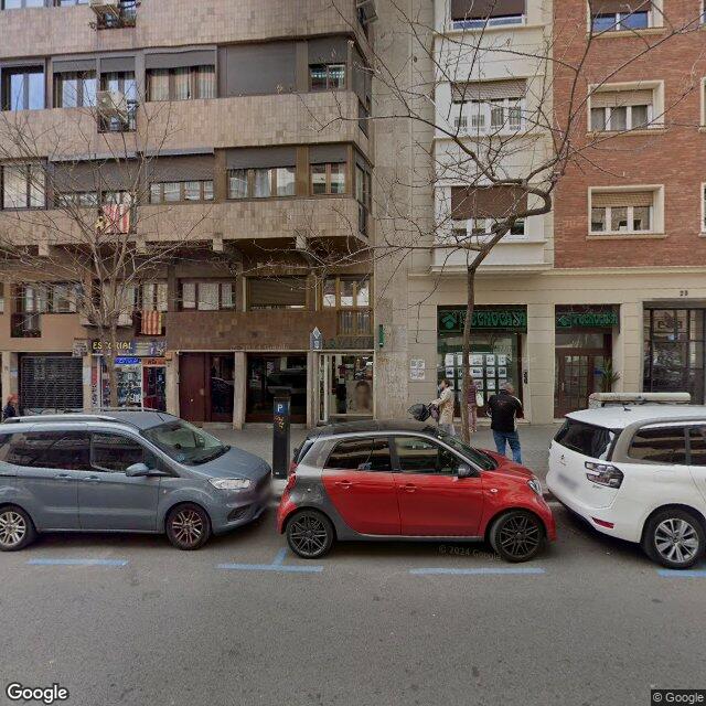 Street view near Farmàcia Valls Cebrian, M. Teresa in Barcelona
