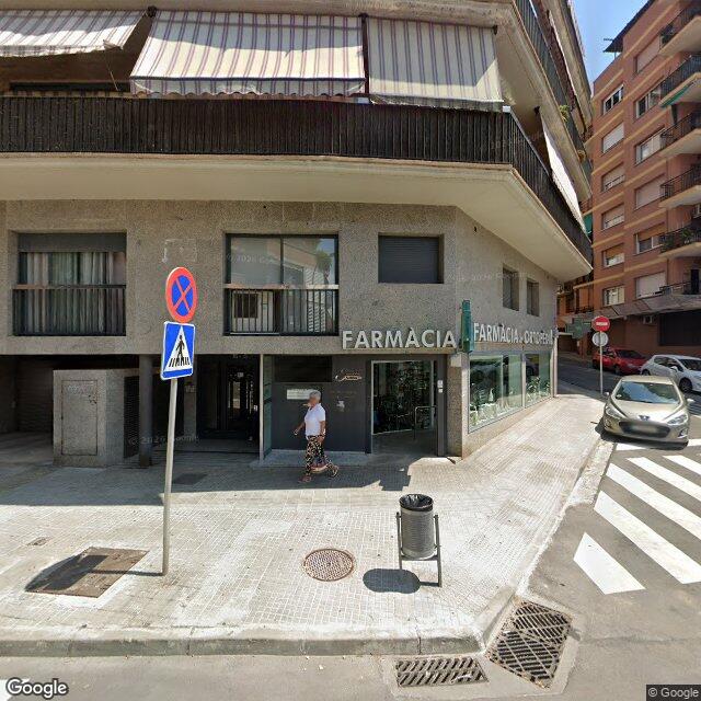 Street view near Farmàcia Valls Planells, Josep Oriol in Barcelona
