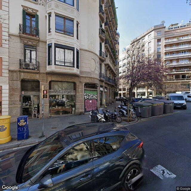 Street view near Farmàcia Vives Pal, Maria Carme in Barcelona