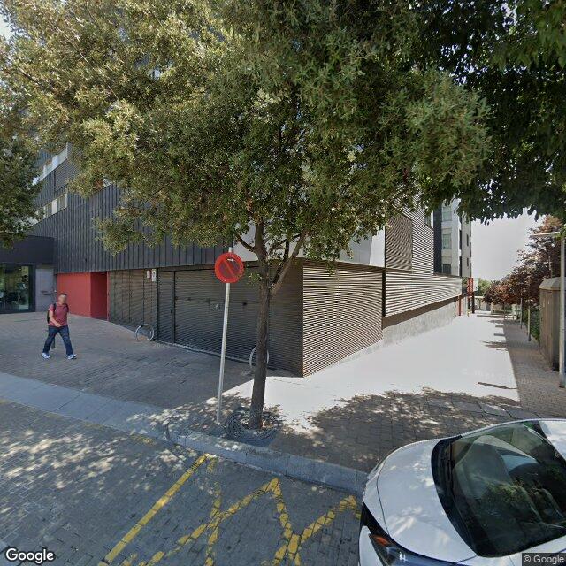 Street view near Farmàcia Volpelleres in Barcelona