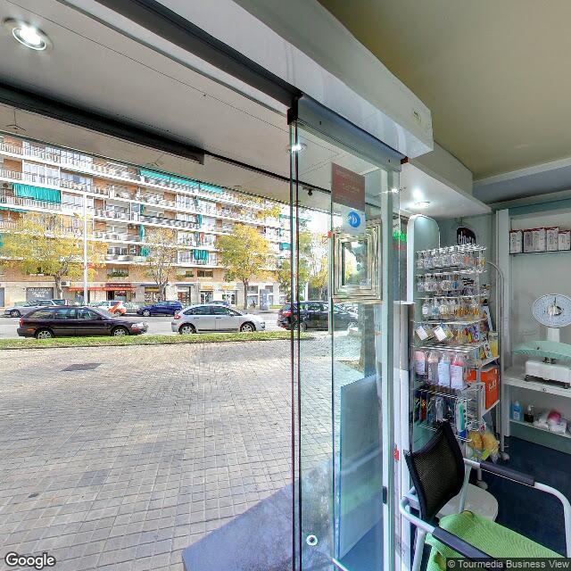 Street view near Farmàcia Xavier Solaní Tirado in Barcelona