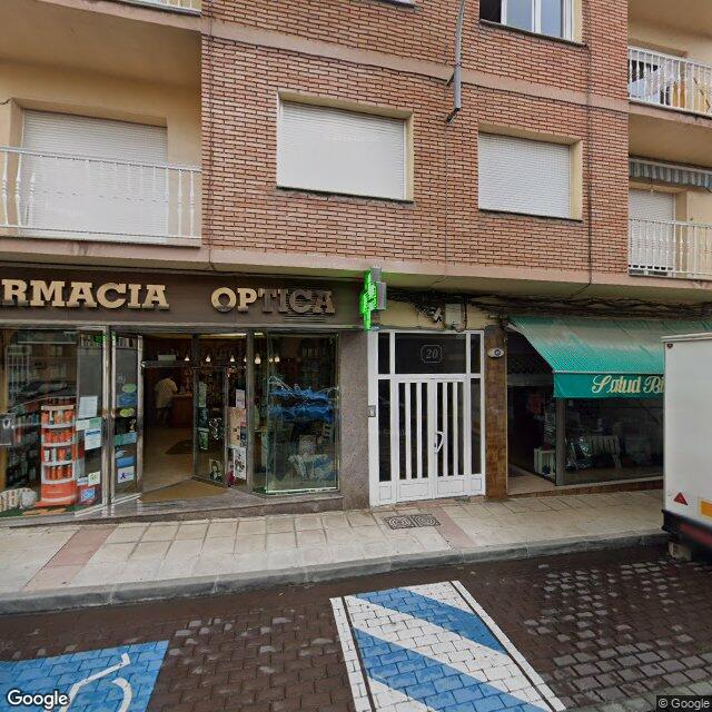 Street view near Farmacia Álvarez Quintana in Toral de los Vados