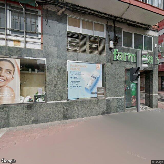 Street view near Farmacia Ángel Benítez in Valladolid