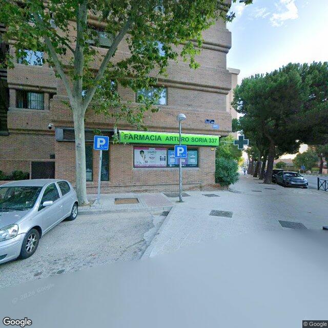 Street view near Farmacia in Madrid