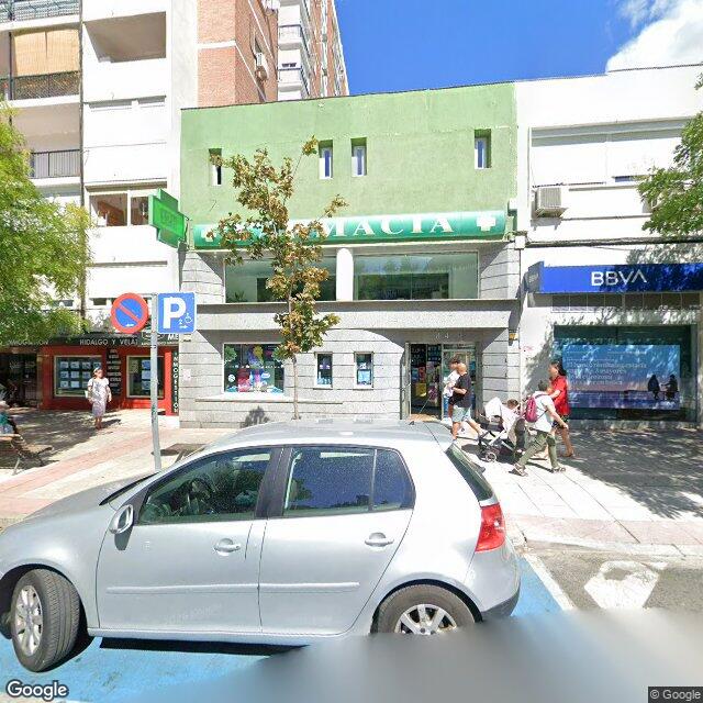 Street view near Farmacia in Madrid