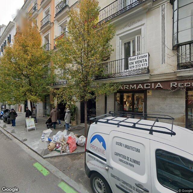 Street view near Farmacia in Madrid