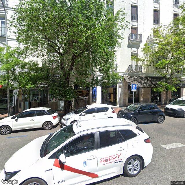 Street view near Farmacia in Madrid