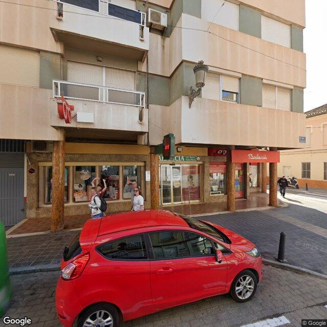 Street view near Farmacia in Valencia