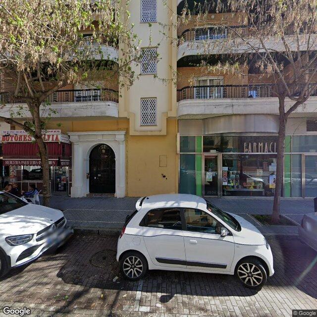 Street view near Farmacia in Córdoba