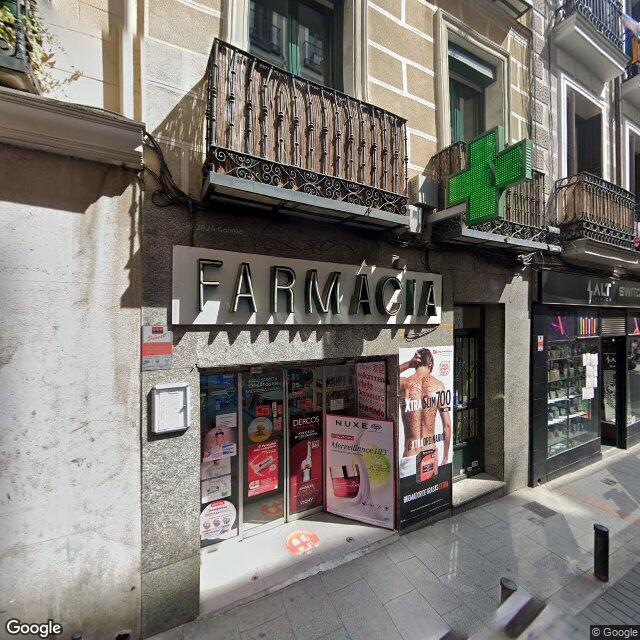 Street view near Farmacia in Madrid