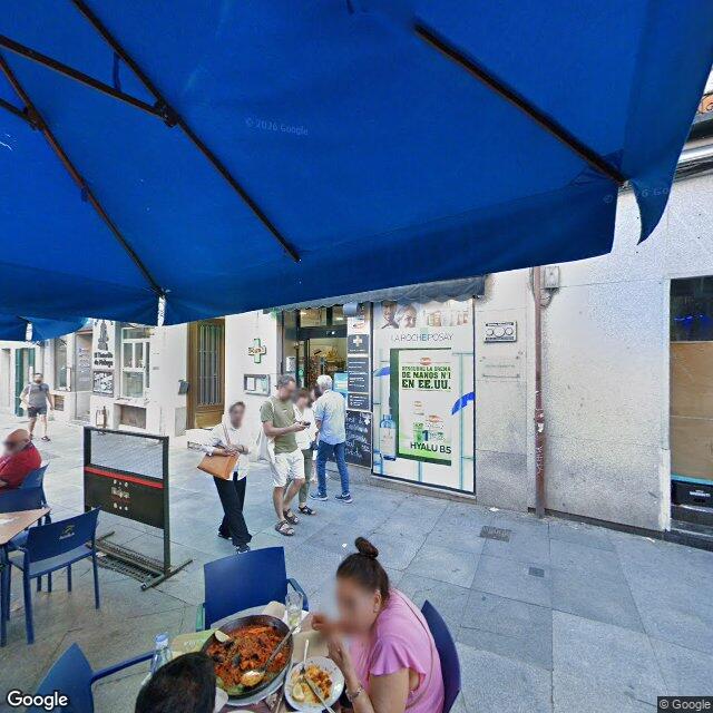 Street view near Farmacia in Madrid