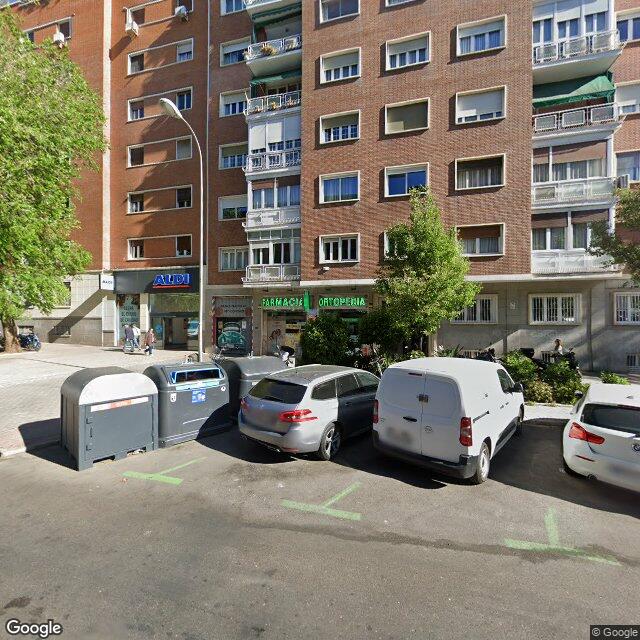 Street view near Farmacia in Madrid