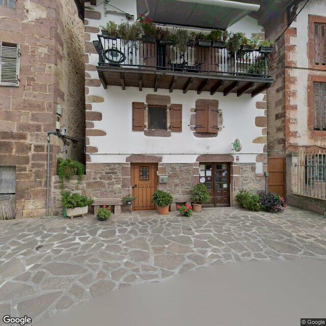 Street view near Farmacia in Sunbilla