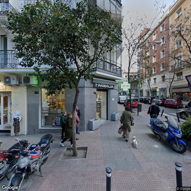 Street view near Farmacia in Madrid