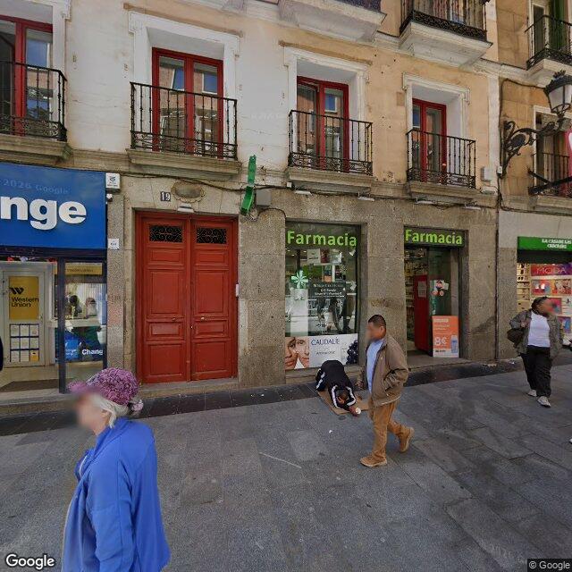 Street view near Farmacia in Madrid