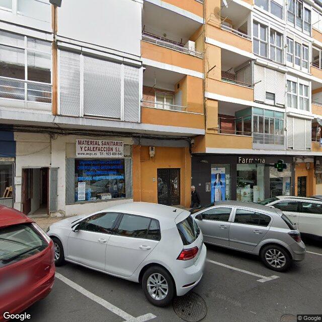 Street view near Farmacia in Spain