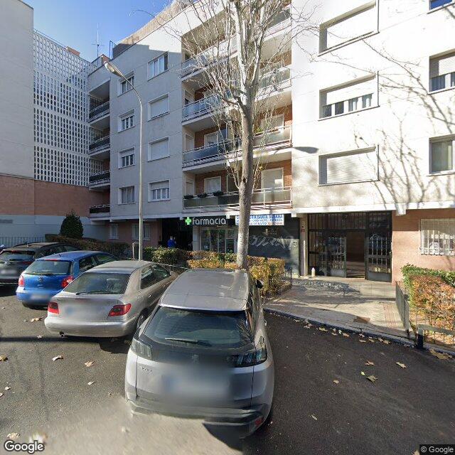 Street view near Farmacia in Madrid
