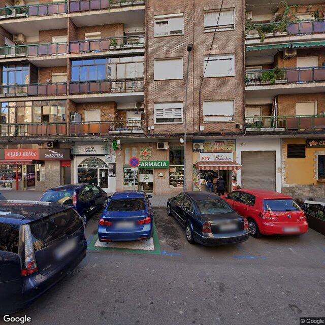 Street view near Farmacia in Talavera de la Reina