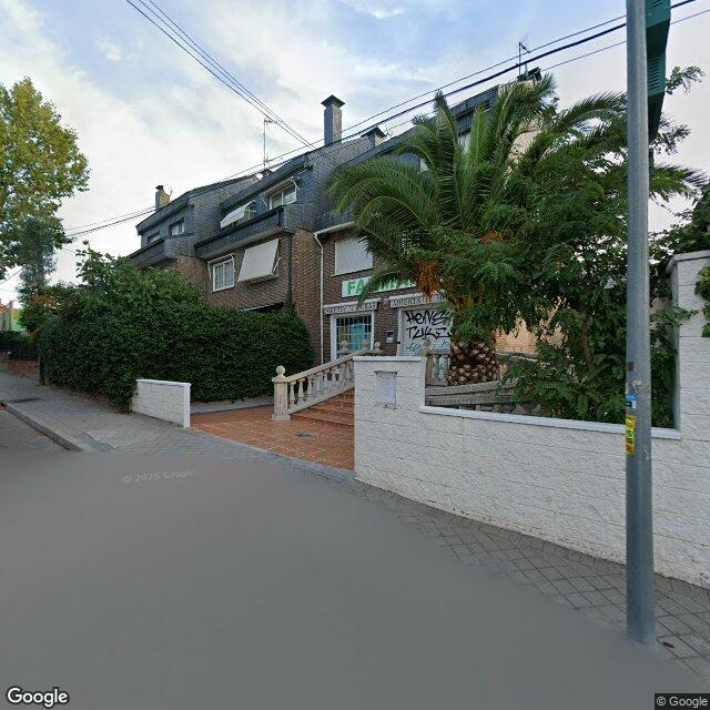 Street view near Farmacia in Pozuelo de Alarcón