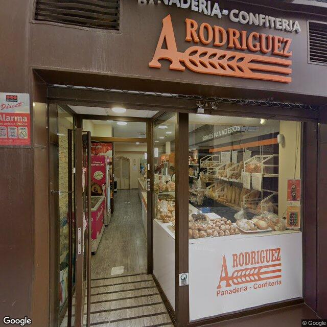 Street view near Farmacia in Jaén